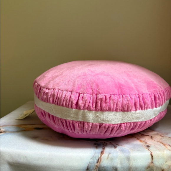 Macaroon Pillow - Picture 1 of 8